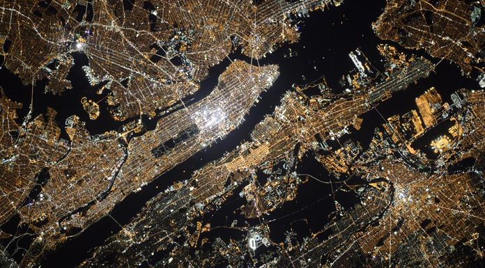 New York City as seen by a russian cosmonaut New York vu de l'espace