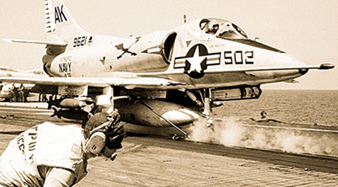 The USS Intrepid and the Vietnam War Intrepid Sea, Air & Space Museum guerre du Vietnam