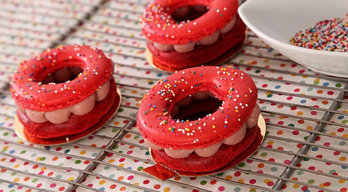 New York loves the Macaron Donut macaron donut new york