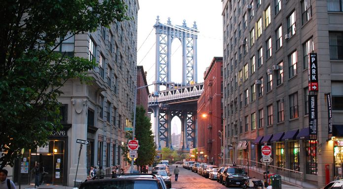 Visit Brooklyn with a local guide Manhattan Bridge Dumbo Brooklyn