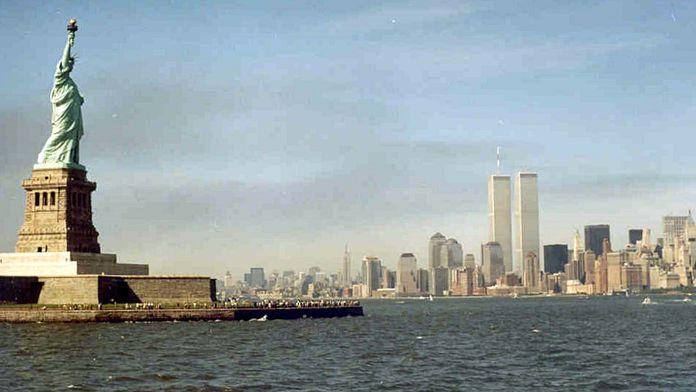 world-trade-center-skyline The statue of Liberty and the twins towers...