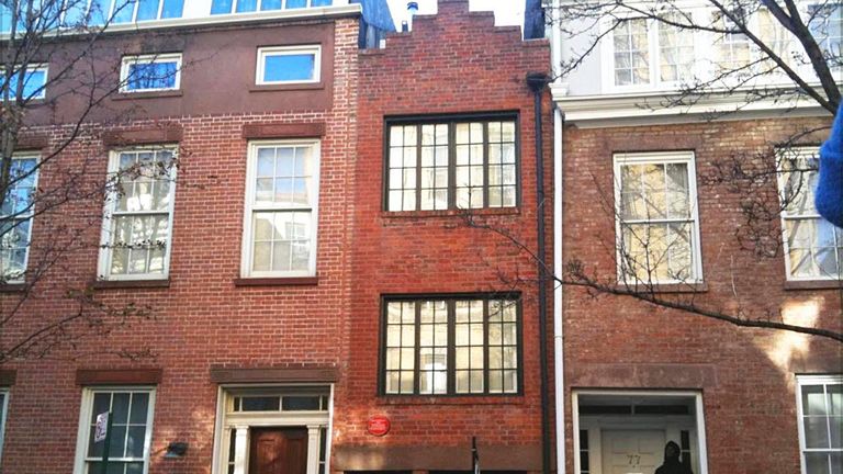 Discover the narrowest house in New York