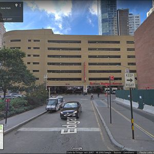 Where is the shortest street in New York City ?