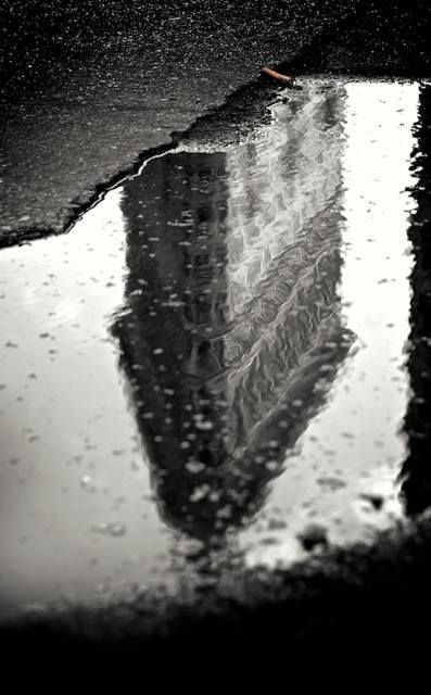 Reflection of the Flatiron building