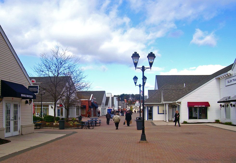 Woodbury Common Premium Outlets: Designer Shopping at Discount Prices