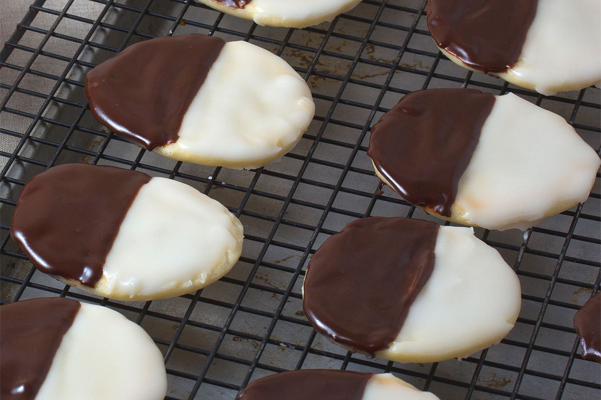 Black and White cookies recipe, New York in two colors