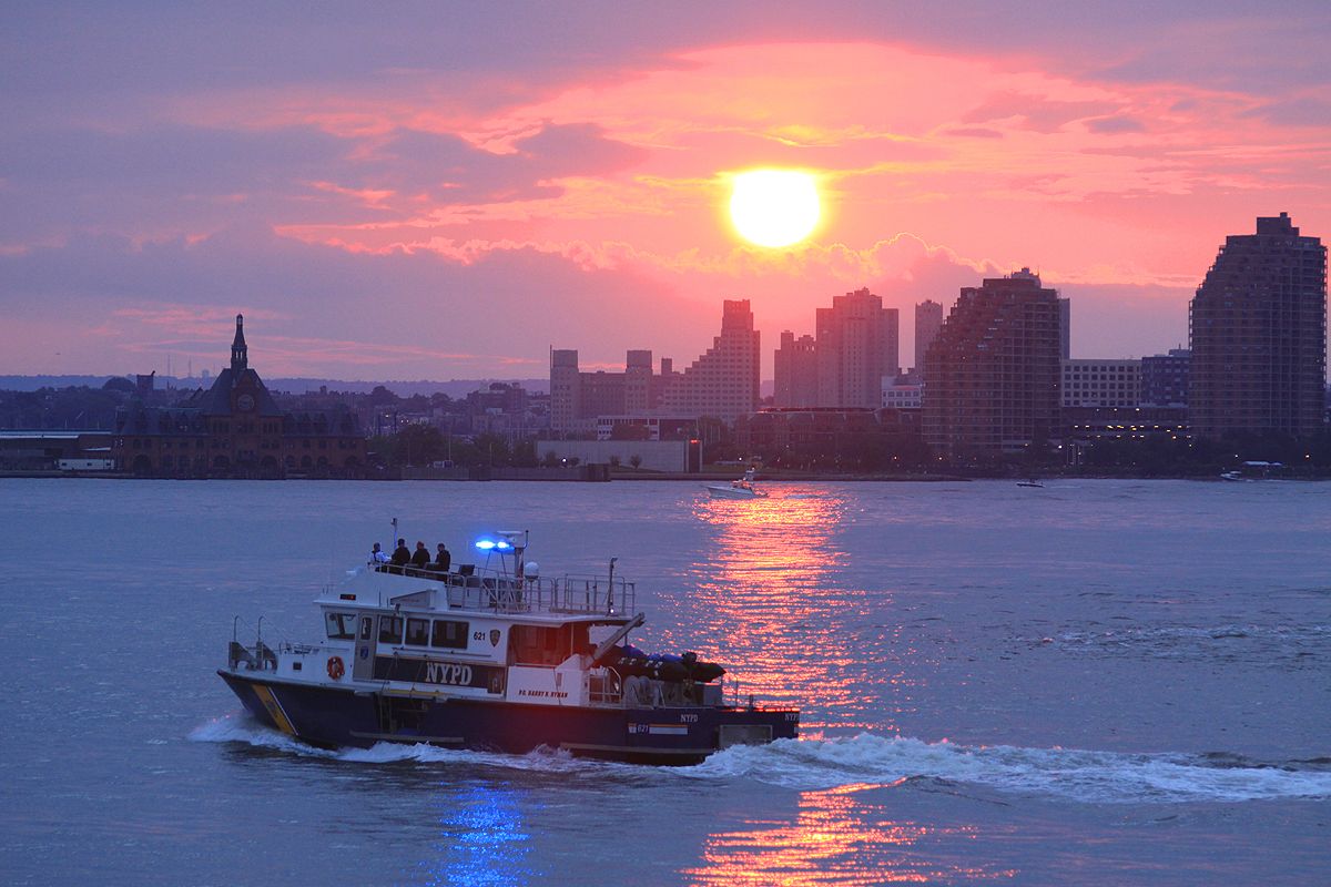 Sunrise and sunset times in New York