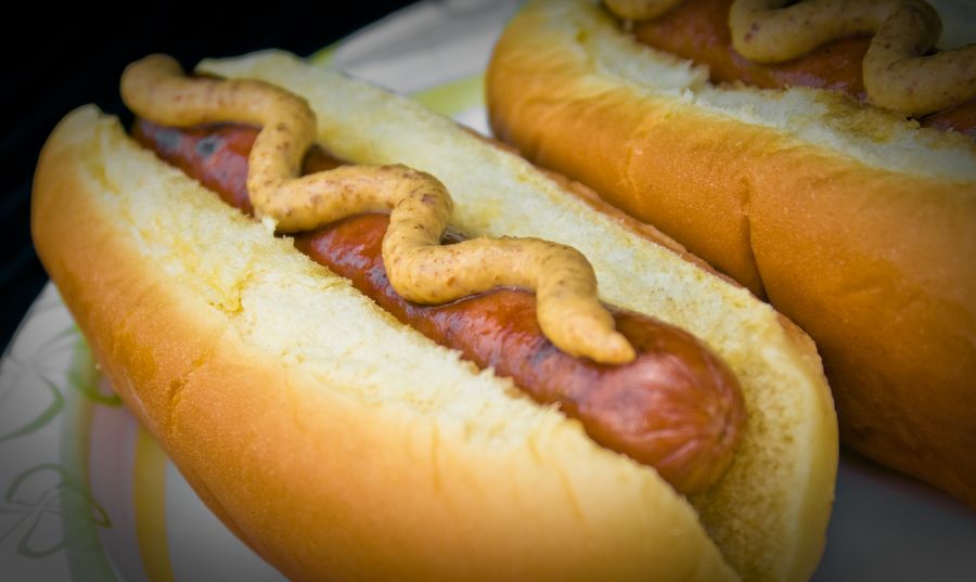 The recipe for traditional New York hot dog