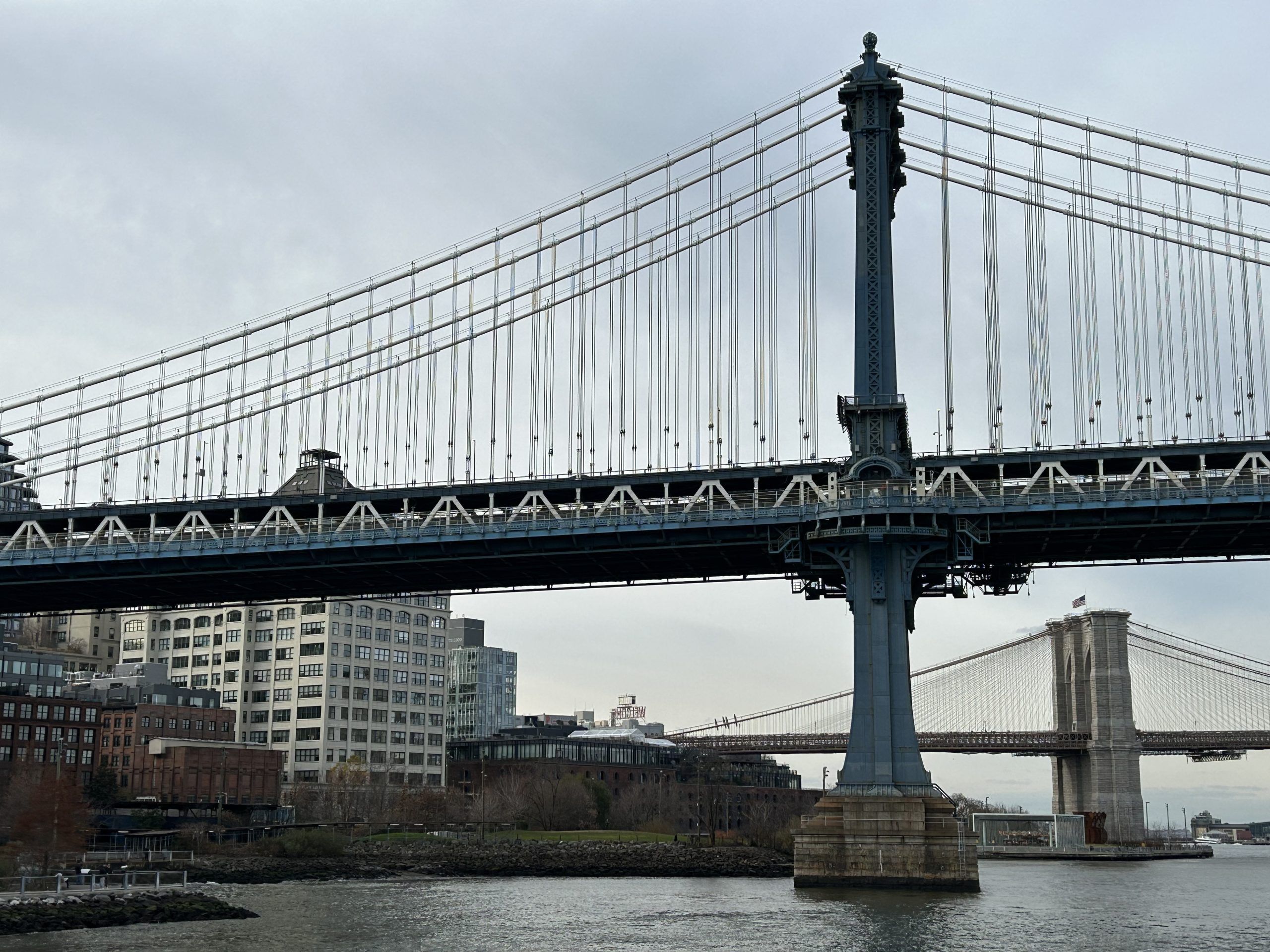 Manhattan Bridge and Brooklyn Bridge in New York