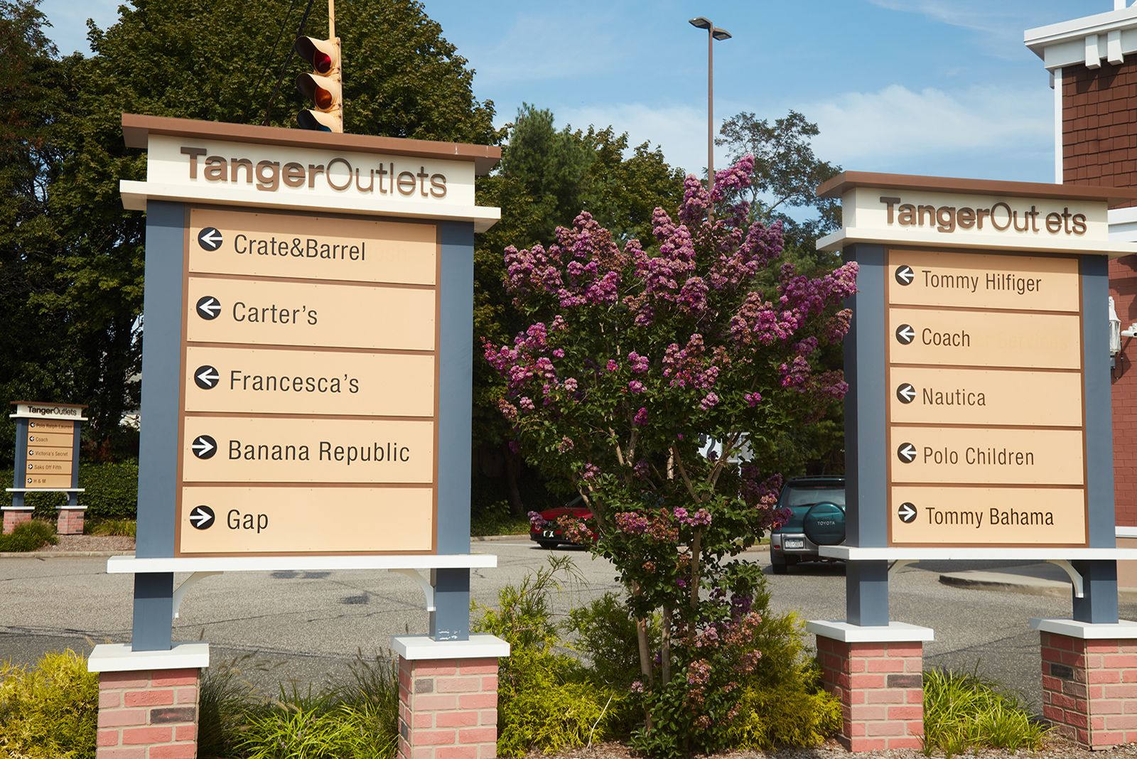 Entrance to Tanger Outlets