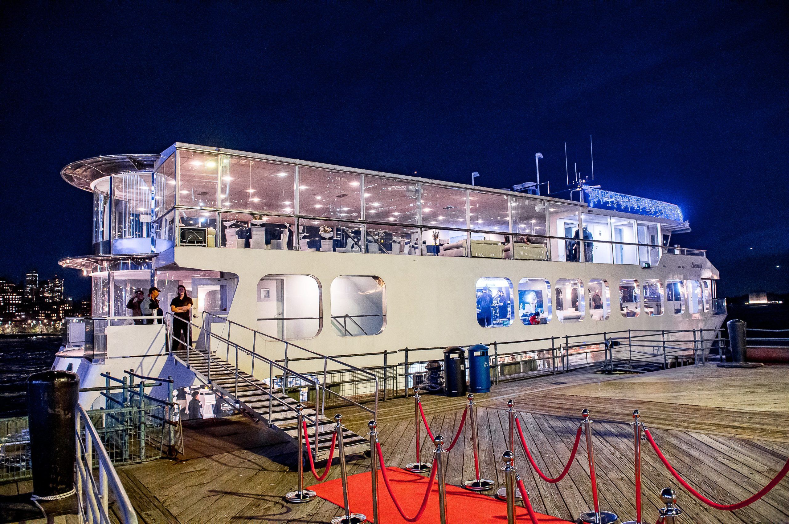 Valentine’s Day Dinner Cruise in New York
